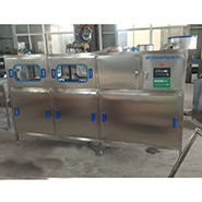 سطل سطحی 5 میلی متری 100BPH دستگاه بطری آب 5 گالن