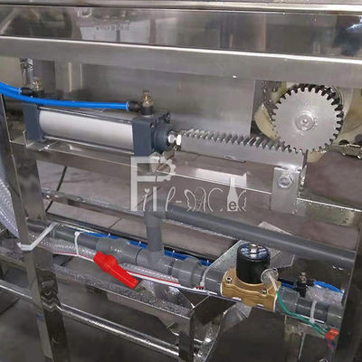 Sus 316 3 200BPH دستگاه پرکن گالن با نگهدارنده بطری